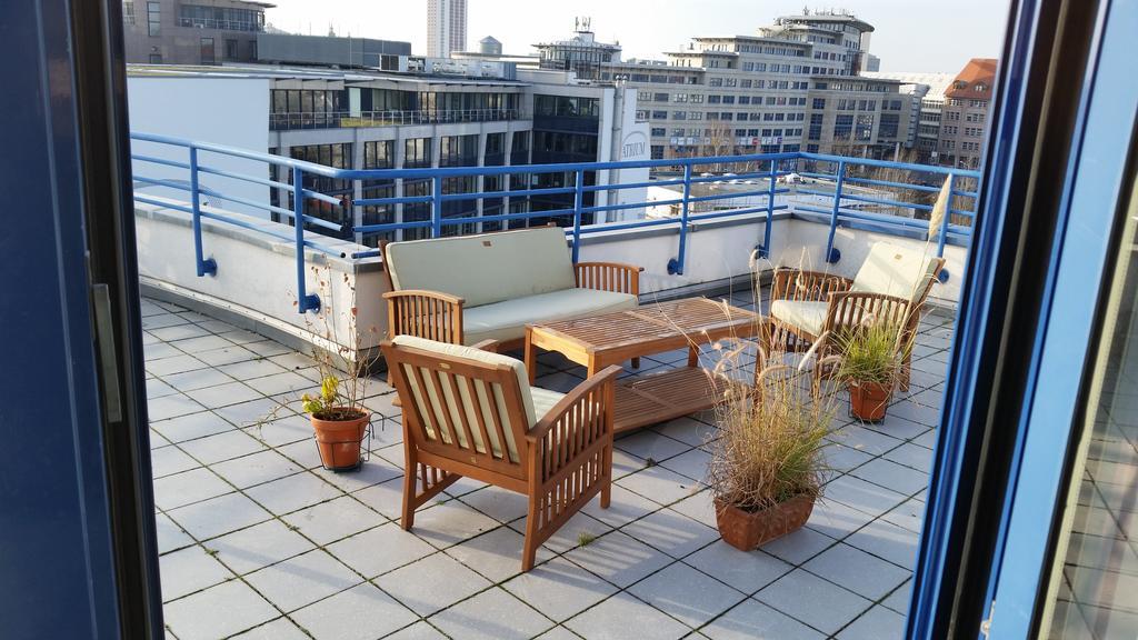 Lut10Her Sky-Fly Hotel Lipsia Esterno foto